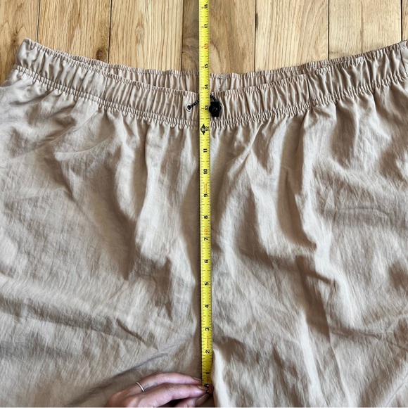 Nike Beige Tan Nylon Cargo Pants Elastic Bungee Waist Size XL - Picture 3 of 10